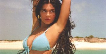 Kylie Jenner: il bikini vintage di Chanel indossato durante le vacanze