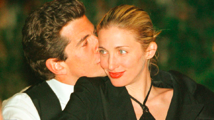 John Kennedy Jr. e Carolyn Bessette: una storia d'amore tormentata finita in tragedia