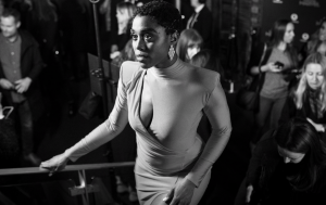 Lashana Lynch è il nuovo 007: donna, nera e bellissima
