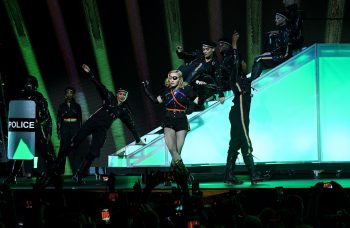 Madonna si esibisce al 50° anniversario del World Pride di New York