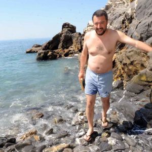 Moda Costumi Uomo Estate 2019: Matteo Salvini è un tipo da boxer e tu?
