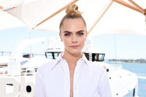 I capelli di Cara Delevingne sono pazzeschi e nessuno può negarlo