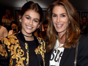 Kaia Gerber compie 18 anni, gli auguri di mamma Cindy (Crawford)