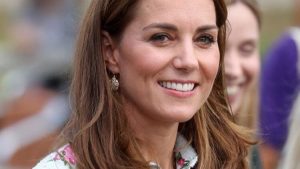 Kate Middleton abito da 1800 euro: sfoggia un look super luxury