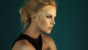 Charlize Theron su Nicole Kidman e Margot Robbie: “ho una relazione con loro”