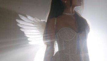 Il video clip di Charlie’s Angels: Ariana Grande con Miley Cyrus e Lana Del Rey