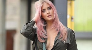 Valentina Ferragni capelli: il debutto alla Milano Fashion Week in rosa