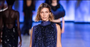 Alberta Ferretti Milano Fashion Week 2019: la moda anni ’70 torna in passerella