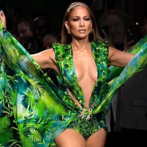 Jennifer Lopez Milano Fashion Week 2019: in passerella per Versace