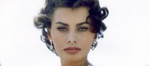 Sophia Loren compleanno: la donna “inclassificabile” ha 85 anni