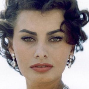 Sophia Loren compleanno: la donna “inclassificabile” ha 85 anni