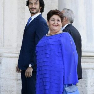 Teresa Bellanova: il suo vestito blu simbolo della lotta al body shaming