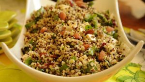 Da Gwyneth Paltrow a Jennifer Aniston: tutte pazze per l’insalata di quinoa