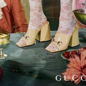 Gucci calze e collant tendenza Autunno/Inverno 2019 2020: logomania