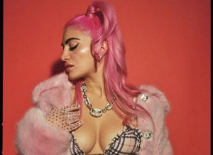 Il look di Roshelle: la cantante italiana più glamour di sempre