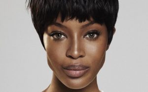 Naomi Campbell capelli: cambio look per la Parigi Fashion Week 2019