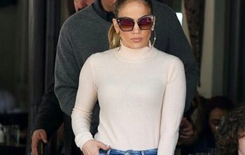 Il jeans alla Jennifer Lopez: un must have per il guardaroba Autunno/Inverno 2019 2020