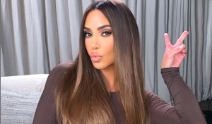 Kim Kardashian lancia il colore capelli Autunno 2019: si chiama birra fredda