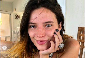 Bella Thorne, fidanzata di Benji, su Instagram con il volto sfigurato: ecco perché