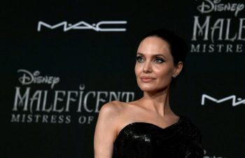 Angelina Jolie premiere Maleficent: Mistress of Evil. Bellissima!