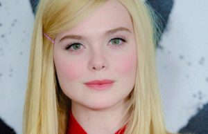 Elle Fanning tailleur di Gucci: tendenza Autunno/Inverno 2019 2020