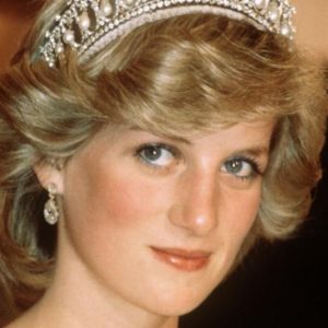 Lady Diana e lo chignon della collera: la pettinatura odiata dalla Regina Elisabetta