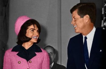 Jackie Kennedy e il mistero del tailleur rosa: indossato quando il marito fu assassinato