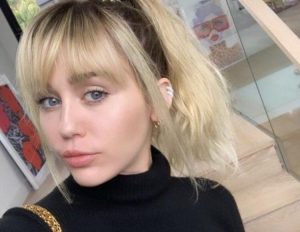 Miley Cyrus cambia look: taglio corto, tendenze Autunno/Inverno 2020