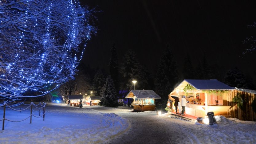 Mercatini di Natale 2019 Il parco dell'hotel Imperial con gli stand