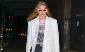 Gigi Hadid, Kaia Gerber e Katie Holmes indossano blazer over giganti, ecco perché copiarle