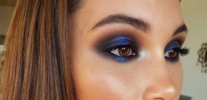 Make up di Capodanno, consigli last minute: glitter blue all over