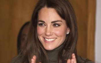 Kate Middleton incinta di due gemelli: continuano i sospetti sulla presunta gravidanza