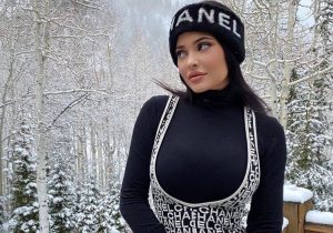 Kylie Jenner look da montagna inverno 2020: costa più di 15mila euro
