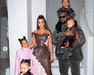 Il Natale a casa Kardashian-Jenner: il party più ricco ed esclusivo dell’anno