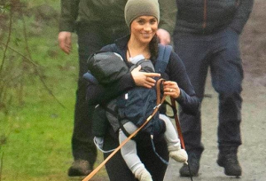 Meghan Markle nuovo look 2020: dai tacchi alle scarpe da trekking è un attimo