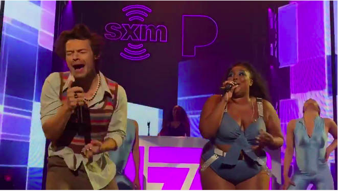 Harry Styles e Lizzo cantano Juice: i fan devono ancora riprendersi 