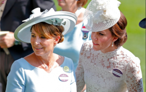 La mamma di Kate Middleton è identica a lei, solo con 27 anni in più
