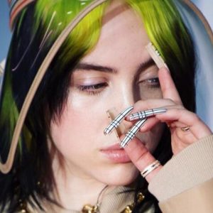 Brit Awards 2020 Billie Eilish: la nail art Burberry super lusso