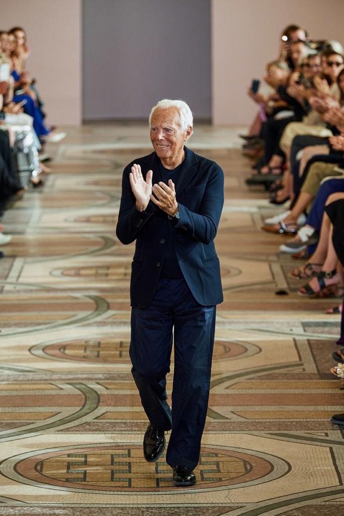 Giorgio Armani Coronavirus Chiusi Uffici E Fabbriche Per Sette Giorni