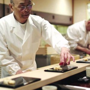 Jiro Ono è “la leggenda del sushi”: 15 minuti di servizio per 200 euro!