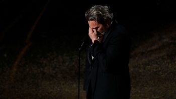 Notte degli Oscar: Joaquin Phoenix omaggia il fratello River, morto 23 anni per overdose