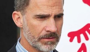 Re Felipe rompe con Juan Carlos: “Rinuncio all’eredità di mio padre”