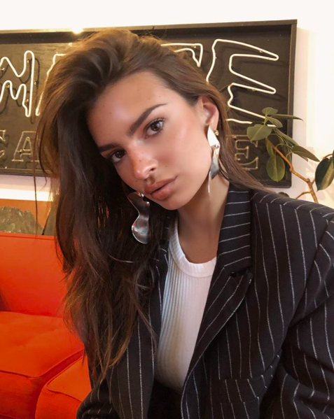 Emily Ratajkowski Instagram: «Ho combattuto una grave depressione»