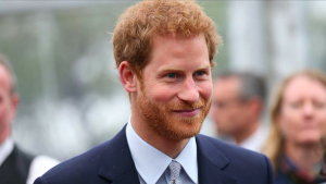 Principe Harry rinuncia al titolo Sua Altezza Reale: il nuovo cognome del Duca del Sussex