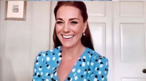 Icona di stile indiscussa, Kate Middleton e il look super glam in videochiamata