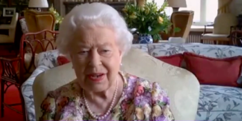 Regina Elisabetta II, alle prese con una novità tecnologica: “Sono molto impressionata!”