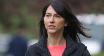 Jeff Bezos, l'ex moglie MecKenzie ha donato 1,7 miliardi di dollari. Ecco perché