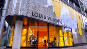 Louis Vuitton in caduta libera. I profitti sono in negativo, le previsioni anche