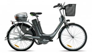 L’italia delle biciclette elettriche: le due ruote conquistano la scena per viaggi e città