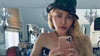 Madonna: topless su Instagram per la regina del pop